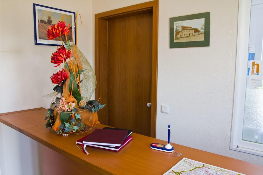 Gaestehaus Zur Kurve Zirndorf Luaran gambar