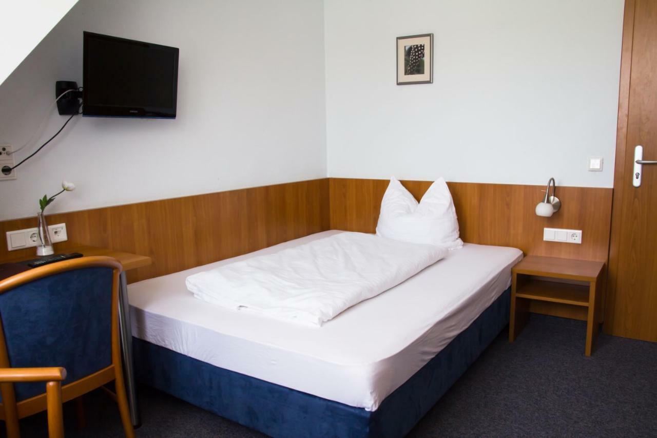 Gaestehaus Zur Kurve Zirndorf Luaran gambar