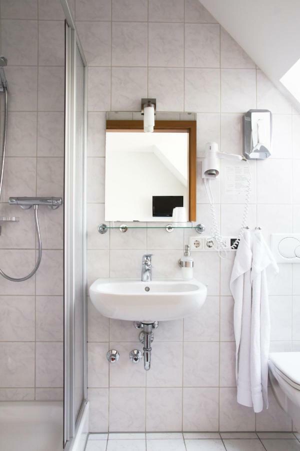 Gaestehaus Zur Kurve Zirndorf Luaran gambar
